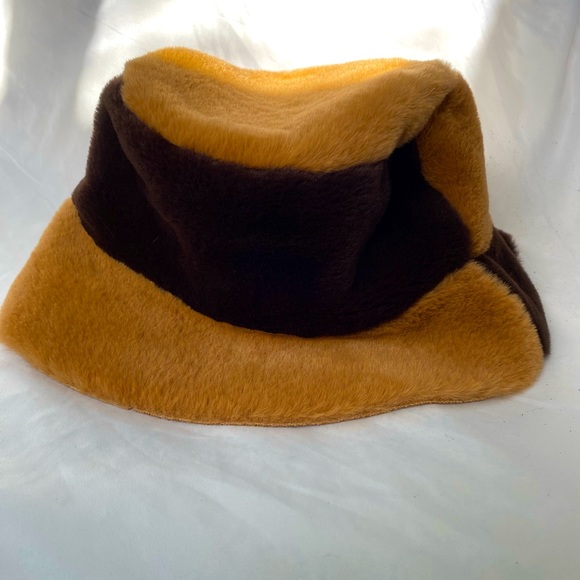 NWT Steve Madden faux fur bucket hat - Picture 1 of 7